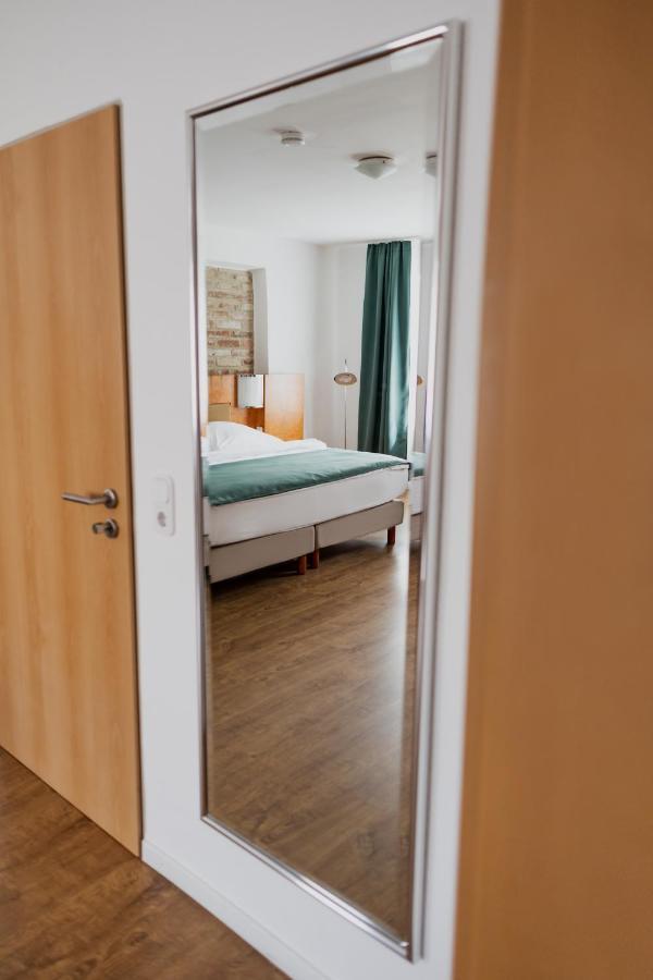 Hotel Cristallo ランツフート エクステリア 写真